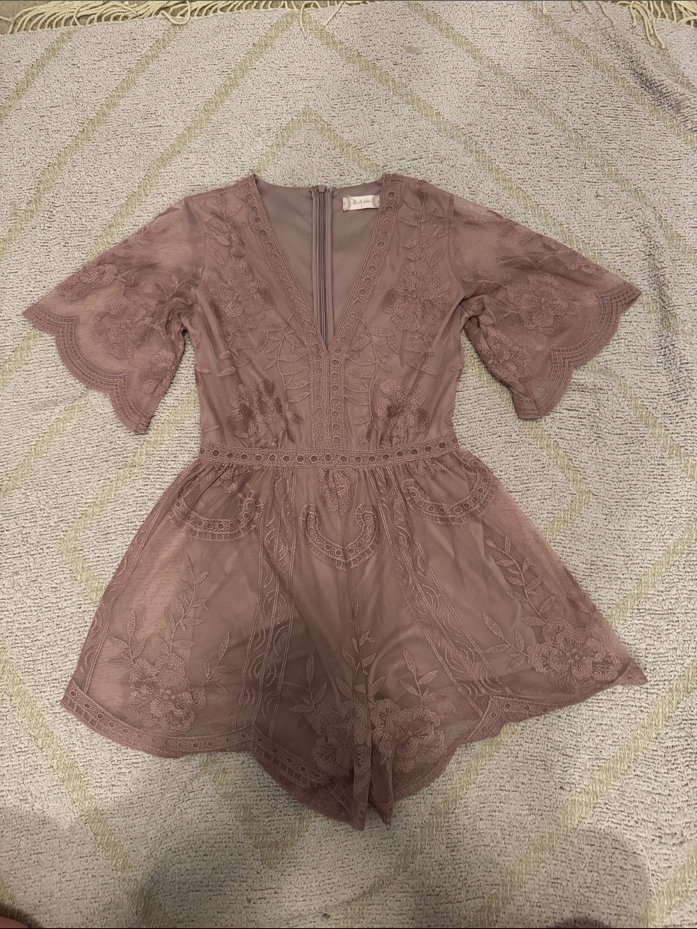 Altar’d State Embroidered Lace Romper Dusty Mauve Small